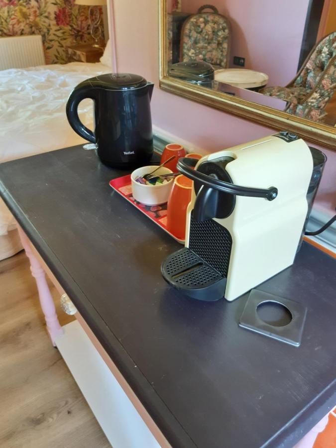 Chambre Familiale Avec Piscine Chauffee Et Jacuzzi Bernadets-Debat エクステリア 写真